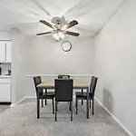 Apartment Charming With Fireplace & Dining Area *