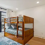 3br Townhome Rooftop Views Hot Tub & Fireplace Apartment Nashville