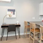 Landing Incredible Studio Gym Pool Apartment Nashville