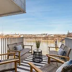Upscale Riverview With Garage Walk To Downtown Apartment *