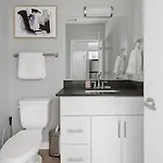 Landing Incredible Studio Gym Pool Apartment *
