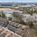 Apartment New Modern Escape With Rooftop Hot Tub *