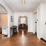 Rhythm - Walk To 12 South - Mins To Broadway