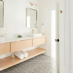 Dual Homes Rooftop Deck In Downtown Nashville