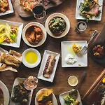 Twin Belmont Homes W 8 King Rooms 4 Living Rooms Sleep Up To 24 Guests Walk To Belmont & Vanderbilt Near Music Row The Gulch & 12 South 2 Miles To Broadway Smart Tvs Parking 24 Hr Hospitality