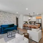 Hyve - Boho Bliss - 3 Bedroom - Located In Sobro