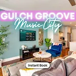 Lux Retreat 12 Beds Games Bar * Nashville