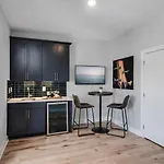 Rooftop Views - Hot Tub - Near Honky Tonks & Bars