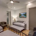 5 Min Uber To Downtown - 2 Car Gargage - Rooftop