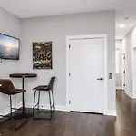 Stylish Nashville Home - Rooftop Deck - Hot Tub