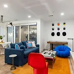 Dual Bachelor Pads W Rooftop Lounge Games Sleeps 26 5 Min To Broadway