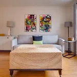 Rhythm - Walk To 12 South - Mins To Broadway