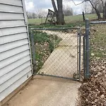 Upper Unit Retreat Pet-Friendly