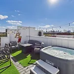 Outlaw-Rooftop Patio & Game Room-Mins To Broadway