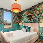 Petal & Palm-Rooftop Patio & Gym-Mins To Broadway