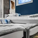 Apartment Modern Luxe Townhome With Rooftop Cinema *