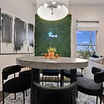 Modern Luxe Townhome With Rooftop Cinema Nashville