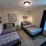 3 Bedroom Cottage Only 3 Miles From Downtown
