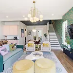 Designer Single Family House-Rooftop- Hot Tub