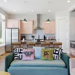 Designer Single Family House-rooftop- Hot Tub Holiday home Nashville