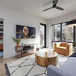 Holiday home Vandy Vinyl - Odyssey - Minutes To Broadway