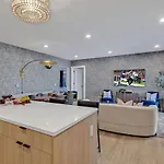 Holiday home Hyve-the Cosmo-walk To Broadway
