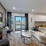 Holiday home Hyve-the Cosmo-walk To Broadway *