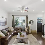 New 7 Mins To Broadway Sleeps 8 *