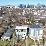 Holiday home Cultured Coach - Music Row - Mins To Downtown *