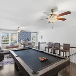 New 7 Mins To Broadway Sleeps 8 Holiday home Nashville