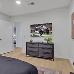 Hyve-the Cosmo-walk To Broadway Holiday home *