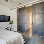 Holiday home Lofts At 30th - Modern Life - Mins To Broadway *