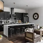 Edgehill Duo - 2 Townhomes - Mins Vanderbilt Holiday home