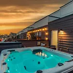 Holiday home Edgehill Duo - 2 Townhomes - Mins Vanderbilt