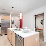 Hyve-retro Modern-full Gym-walk To Broadway Nashville