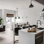 Edgehill Duo - 2 Townhomes - Mins Vanderbilt Holiday home *