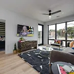 Dolly's Parton-non - Odyssey - Heart Of Midtown Holiday home *