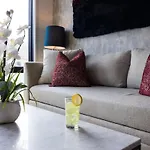 Flora - Odyssey - Heart Of Midtown Holiday home