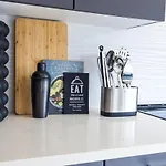 Hideaway-odyssey-heart Of Midtown *