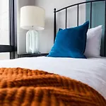 Dolly's Parton-non - Odyssey - Heart Of Midtown Holiday home Nashville