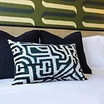 Modern Muse-odyssey-full Gym-heart Of Midtown