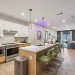 Hyve - Harmony Strum - Walk To Broadway - Pool & Gym Nashville