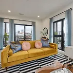 Hyve-the Dolly Parton Experience-private Balcony Nashville
