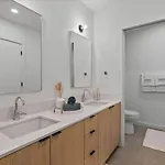 Hyve - Tropical Penthouse - Pool & Gym *