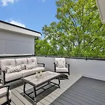 Resonant - 2 Townhomes - 2 Private Rooftop Decks