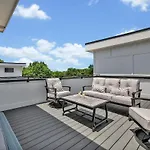 Holiday home Resonant - 2 Townhomes - 2 Private Rooftop Decks Nashville