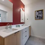 Holiday home Hyve-the Dolly Parton Experience-private Balcony
