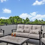 Resonant - 2 Townhomes - 2 Private Rooftop Decks