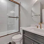Holiday home Resonant - 2 Townhomes - 2 Private Rooftop Decks Nashville