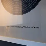 Hyve-the Dolly Parton Experience-private Balcony